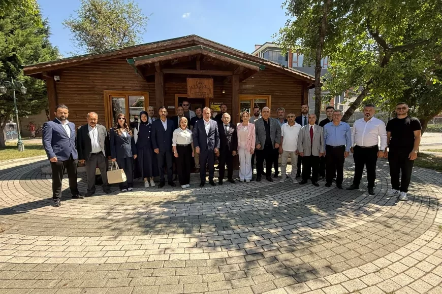 MHP Eskişehir İl Başkanı Ayhan Sezer: “Mahallelerin sorunlarını yerinde tespit ederek istişareyi sürdüreceğiz”