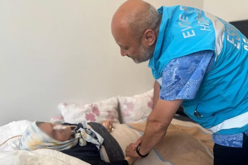 Kamu Hastaneleri Hizmetleri Başkanı Op. Dr. Serkan Ceyhan Evde Sağlık Hastalarını Ziyaret Ederek Hizmet Süreçlerini Yerinde İnceledi