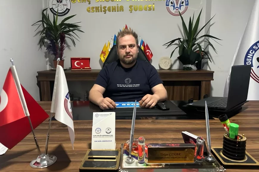 Genç Sağlık-Sen Eskişehir Şube Başkanı Tolga Çınar: “Sağlık çalışanlarına belirsizlik mesaisi yaşatılıyor”