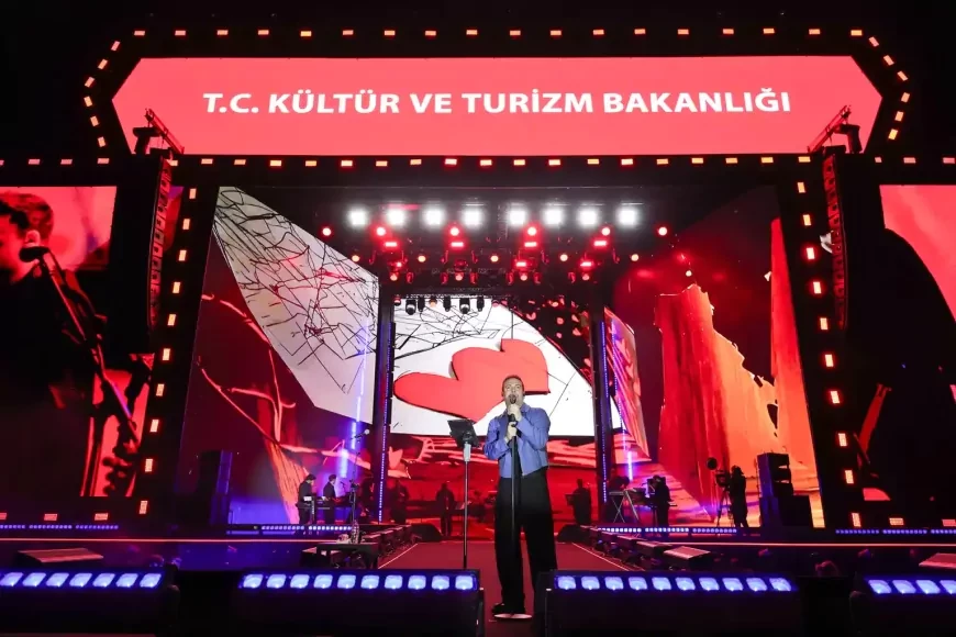 Eskişehir Kültür Yolu Festivali’nde Oğuzhan Koç Rüzgârı Binlerce Müzikseveri Buluşturdu