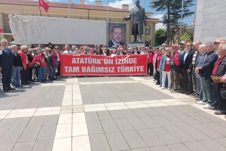 Atatürkçü kuruluşlardan 19 Mayıs mesajı: “Cumhuriyet’ten ve laik Türkiye’den vazgeçmeyeceğiz”