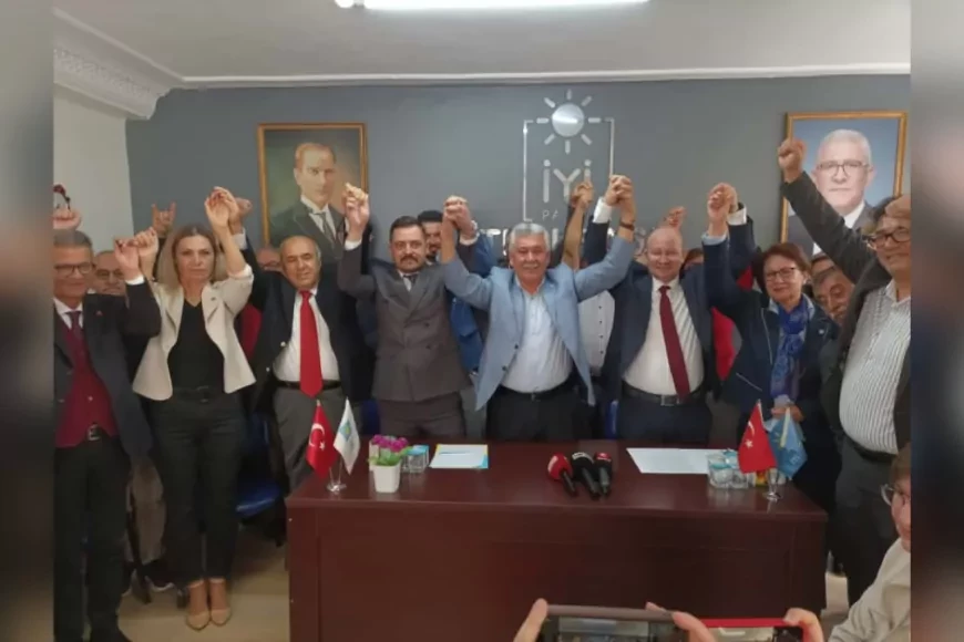 İYİ Parti Tepebaşı İlçe Başkanlığı’nda Görev Değişimi: Reşat Küçükerkan Başkanlık Görevini Devraldı