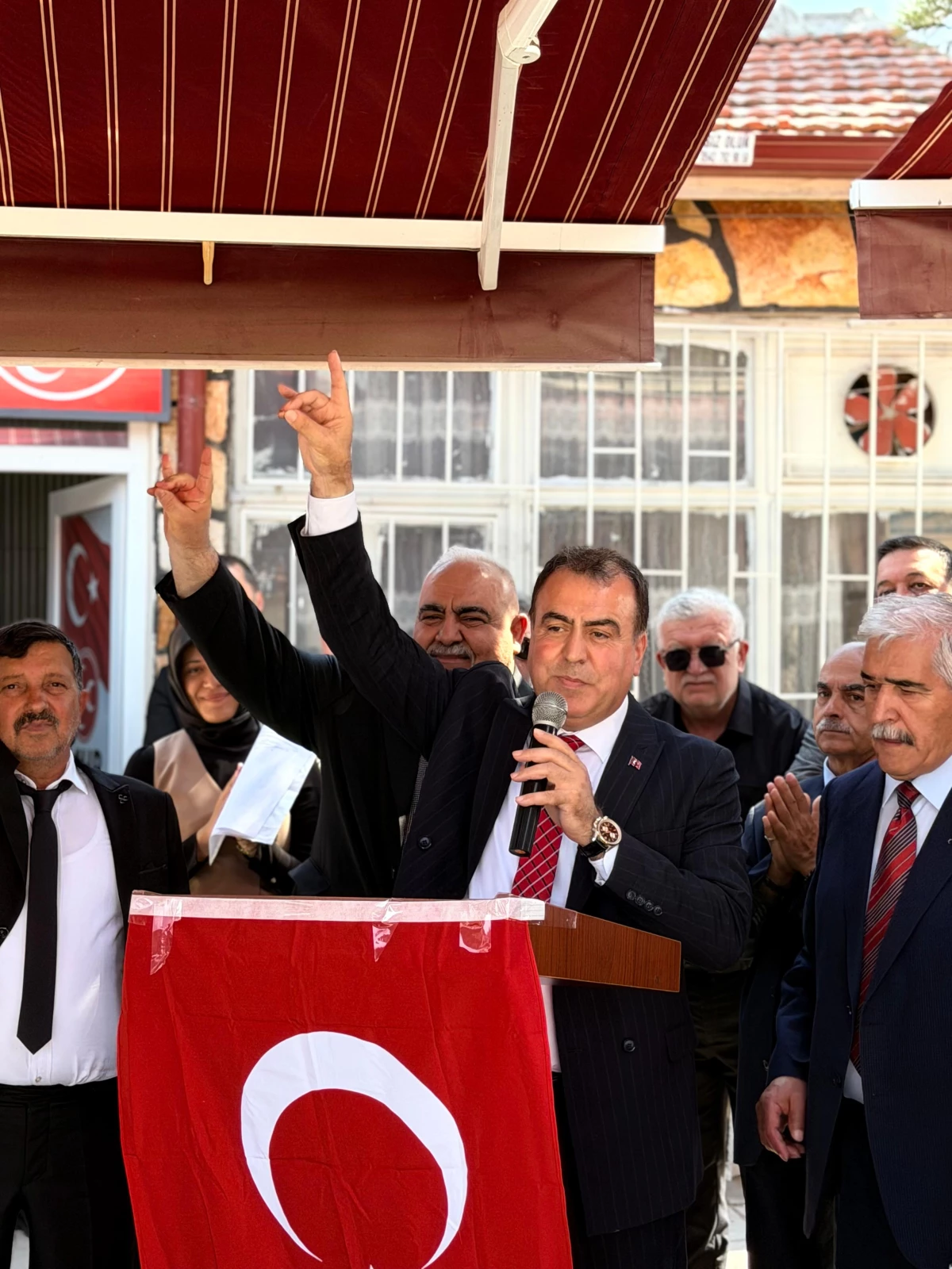 MHP’li Sezer’den Han’da teşkilata mesaj: “Çalmadık kapı bırakmayacağız”