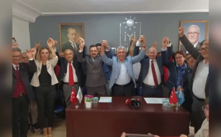 İYİ Parti Tepebaşı İlçe Başkanlığı’nda Görev Değişimi: Reşat Küçükerkan Başkanlık Görevini Devraldı