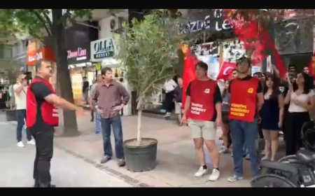 Eskişehir'de TKP İl Örgütü Valiliğin yasak kararına rağmen düzenlenen eylem sonrası açıklama yaptı