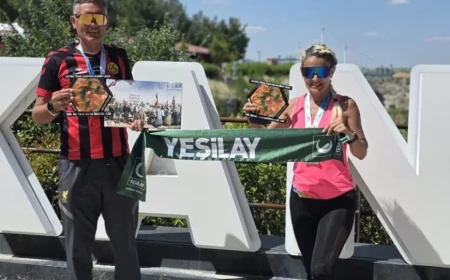 Eskişehirli Milli Atletler Bahar Sezer ve Cenk Algın İki Günde İki Farklı Yarışta Şampiyonluk ve Madalyalar Kazandı