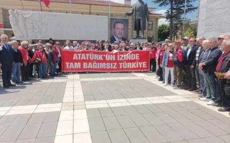 Atatürkçü kuruluşlardan 19 Mayıs mesajı: “Cumhuriyet’ten ve laik Türkiye’den vazgeçmeyeceğiz”