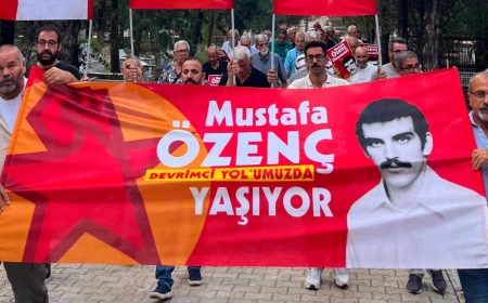 Mustafa Özenç ölümünün 45’inci yılında mezarı başında anıldı