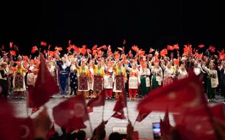 Tepebaşı Belediyesi Halk Dansları Topluluğu’ndan 19 Mayıs’a Özel Gösteri Büyük Beğeni Topladı