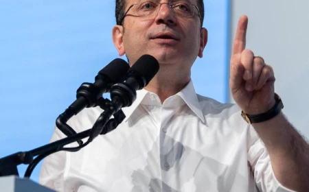 İBB davasında mikrofon gerilimi: İmamoğlu salonu terk etti
