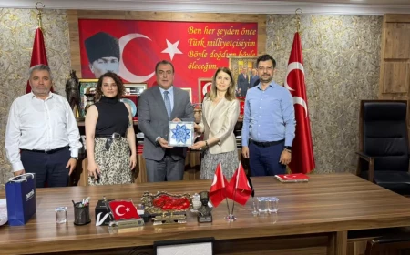 MHP Eskişehir İl Başkanı Ayhan Sezer, Dilara Tambova’nın Hayırlı Olsun Ziyaretini Kabul Etti