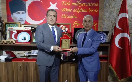 MHP Eskişehir İl Başkanı Ayhan Sezer: “Eskişehir İçin Taş Üstüne Taş Koyan Herkesin Yanında Oluruz”