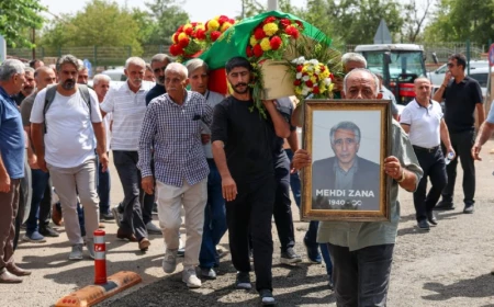 Mehdi Zana Diyarbakır’da son yolculuğuna uğurlandı